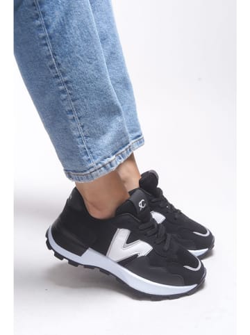 trendyol Sneakers in Schwarz
