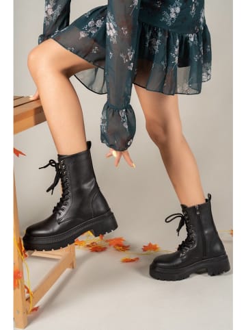 trendyol Boots in Schwarz
