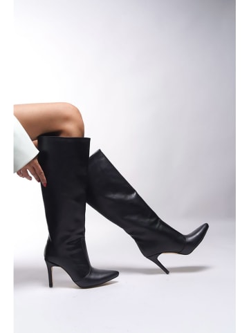 trendyol Stiefel in Schwarz