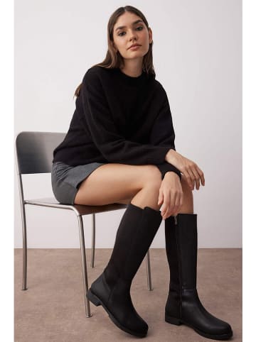 trendyol Stiefel in Schwarz