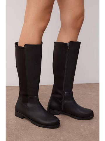 trendyol Stiefel in Schwarz