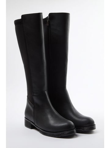 trendyol Stiefel in Schwarz