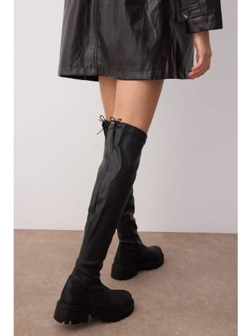 trendyol Stiefel in Schwarz