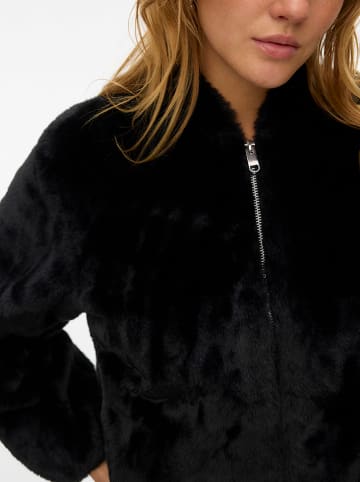 Vero Moda Kunstpelzjacke "VMSONJALIGA" in Schwarz