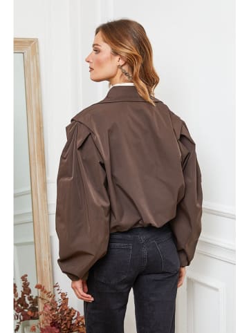 Joséfine Tusssenjas "Johaz" bruin