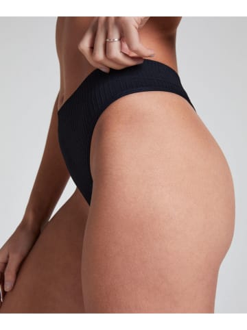 Hunkemöller Stringi high waist "Dianne" w kolorze czarnym