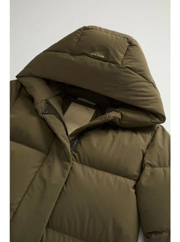 Woolrich Płaszcz puchowy "Cloud Madison" w kolorze khaki