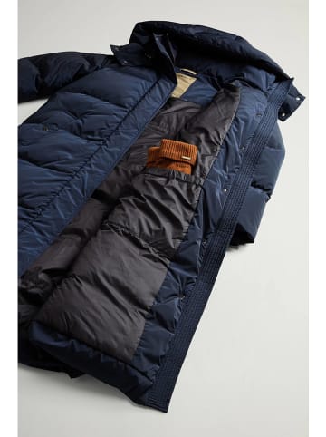 Woolrich Płaszcz puchowy "Kelly" w kolorze granatowym