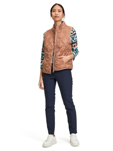 Betty Barclay Doorgestikte bodywarmer camel