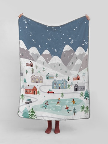 The Wild Hug Kuscheldecke "Winter landscape" in Blau/ Weiß/ Türkis  - (L)170 x (B)130 cm