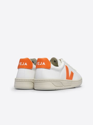 Veja Sneakersy "Urca" w kolorze biało-pomarańczowym