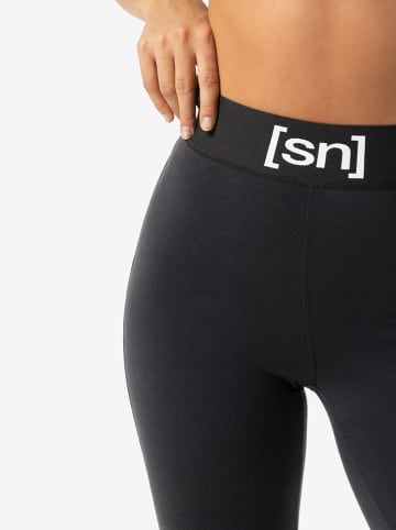 super.natural Funktionsleggings in Schwarz