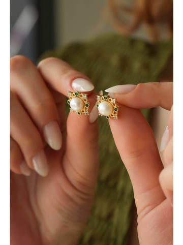 Pierres delicates Kolczyki-wkrętki w kolorze białym z perłami