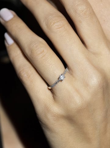 DIAMANTA Witgouden ring "Solitaire royal" met diamant