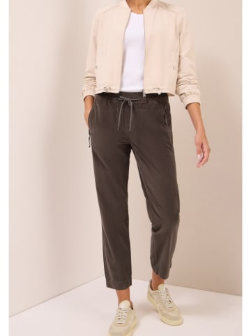 Cecil Hose in Dunkelbraun