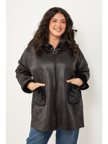 Curvy Lady Übergangsjacke in Schwarz