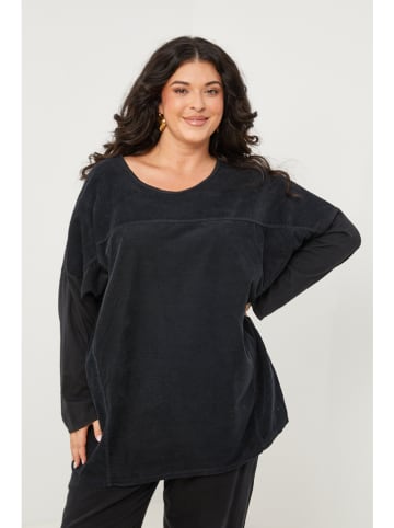 Curvy Lady Longsleeve in Schwarz