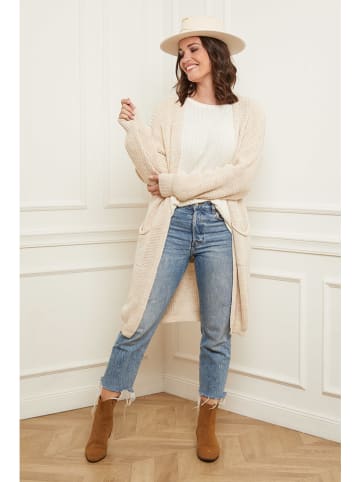 Curvy Lady Cardigan in Creme