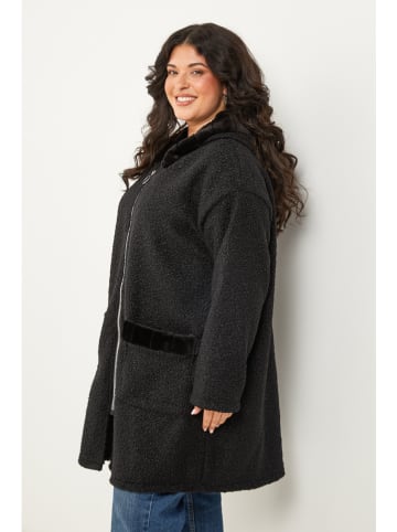 Curvy Lady Kurtka przejściowa w kolorze czarnym