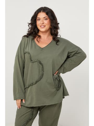 Curvy Lady Longsleeve in Khaki
