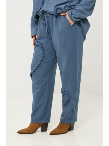 Curvy Lady Spodnie w kolorze niebieskim