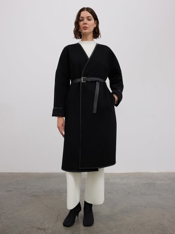 BGN Płaszcz przejściowy w kolorze czarnym