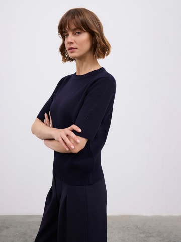 BGN Sweter w kolorze granatowym