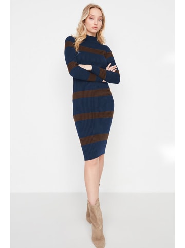 trendyol Strickkleid in Dunkelblau/ Braun