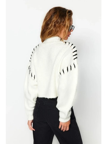 trendyol Pullover in Creme