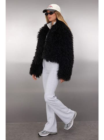 trendyol Kurtka pluszowa w kolorze czarnym