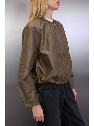 trendyol Übergangsjacke in Oliv