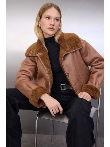 trendyol Übergangsjacke in Hellbraun