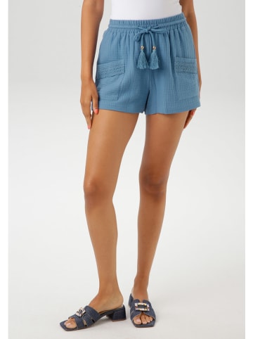 Aniston Szorty w kolorze niebieskim