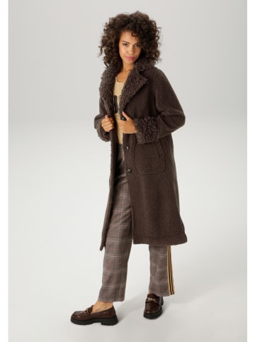 Aniston Płaszcz pluszowy w kolorze ciemnobrązowym