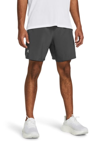 Under Armour Laufshorts in Grau