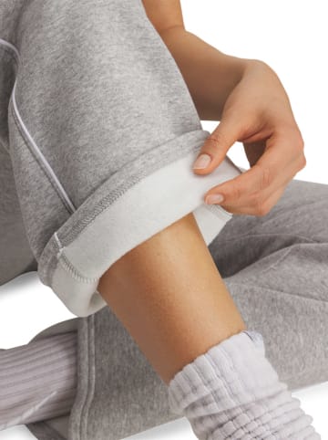 Under Armour Fleecehose in Grau