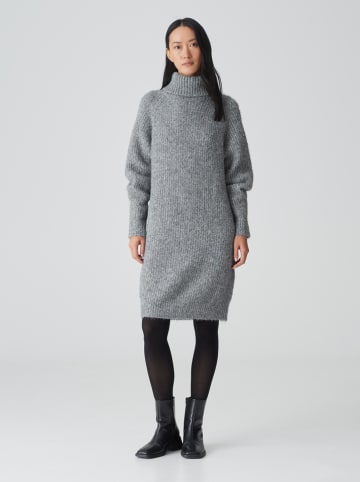 OPUS Sukienka dzianinowa w kolorze szarym