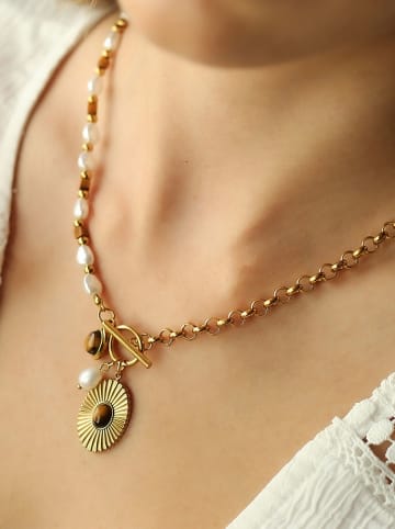 Charlize Pozłacany naszyjnik z tygrysim okiem i perłami - dł. 50 cm