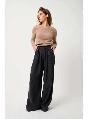 AUTHENTIC CASHMERE Kaszmirowy sweter "Ivy" w kolorze beżowym