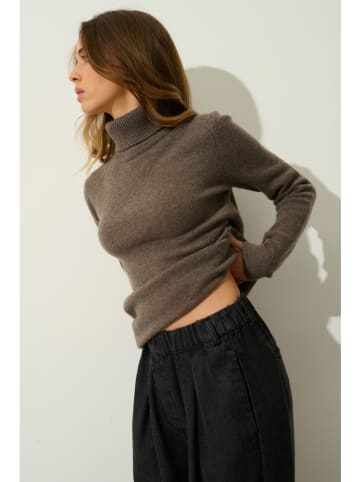 AUTHENTIC CASHMERE Kaszmirowy golf "Linda" w kolorze khaki