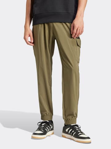 adidas Cargohose in Khaki