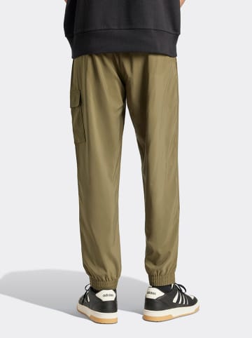 adidas Bojówki w kolorze khaki