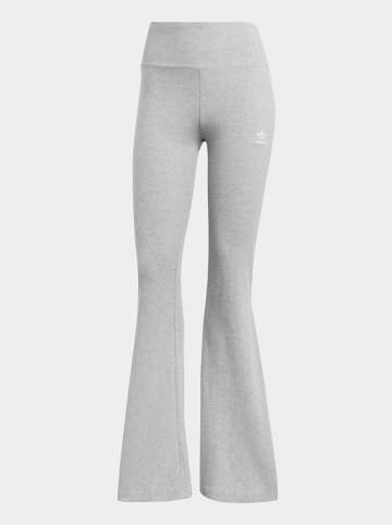 adidas Sweathose in Grau