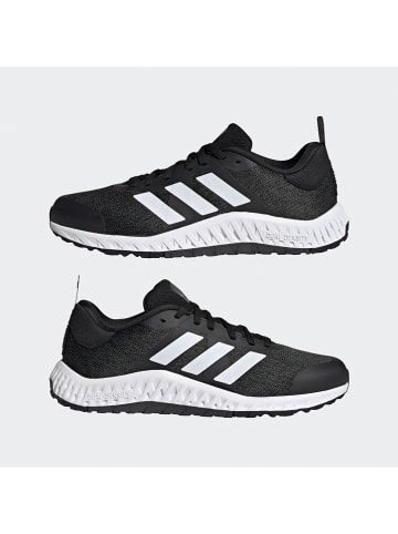 adidas Trainingsschuhe "Everyset" in Schwarz