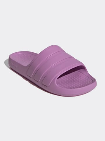adidas Pantoletten in Lila
