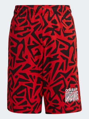 adidas Sweatshorts in Rot/ Schwarz