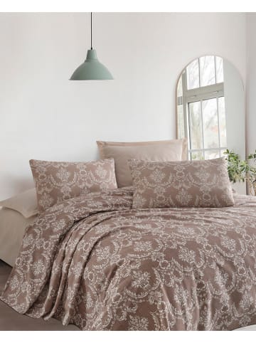 Elizabed Bedsprei lichtbruin