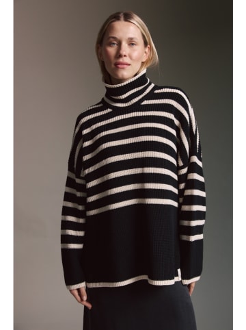 Cotton Candy Rollkragenpullover in Schwarz/ Creme