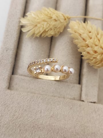 Nakkash Vergold. Ring mit Zierperlen