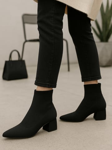 Bellucci Enkellaarzen zwart